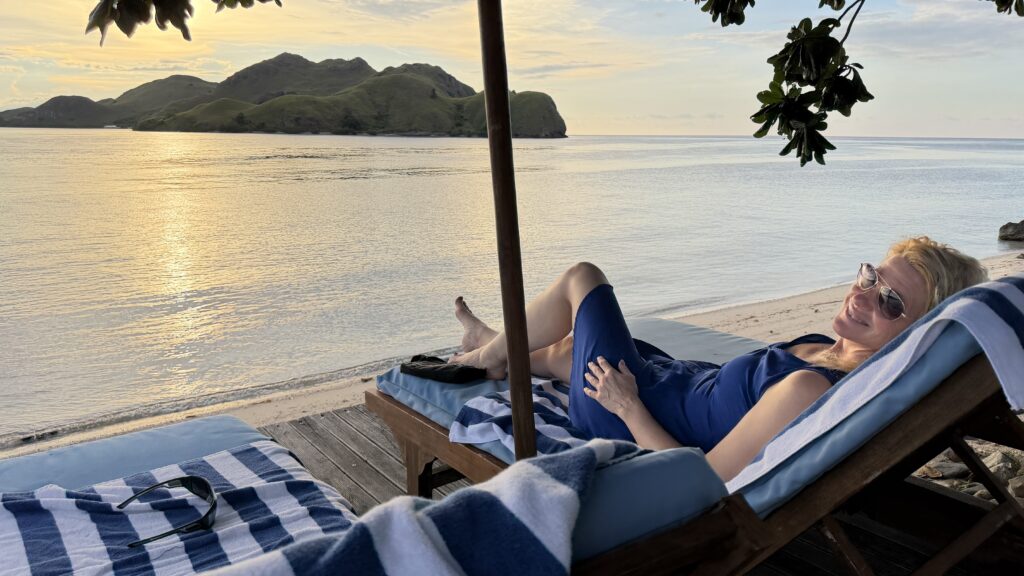 Flug nach Labuan Bajo / Komodo in Indonesien und 1. Dive